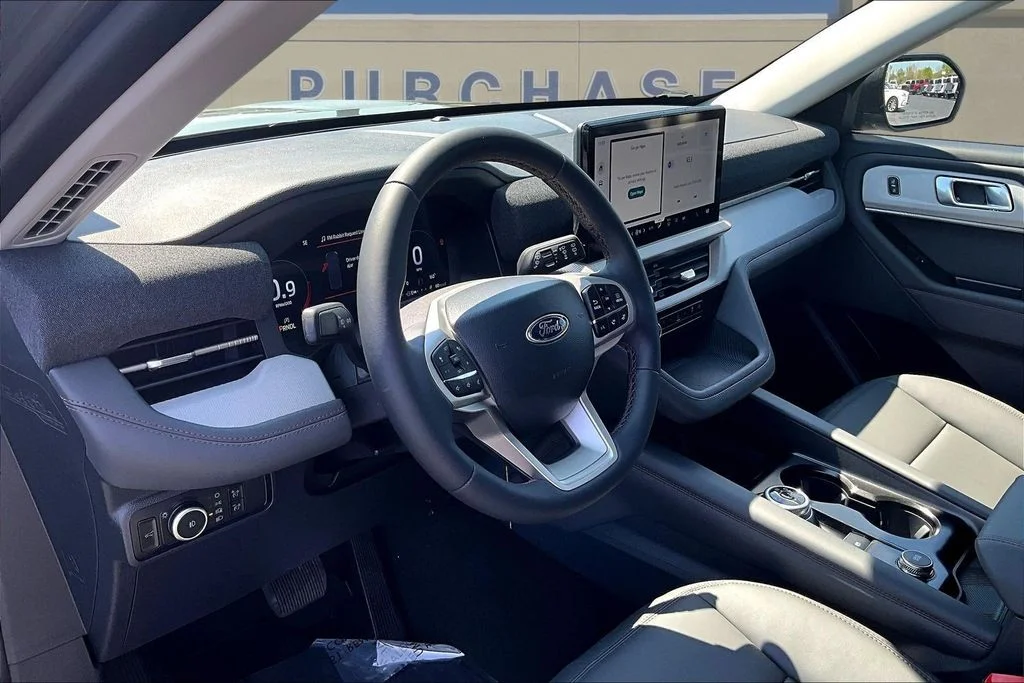 New 2026 Carbonized Gray Metallic Ford Active image 7