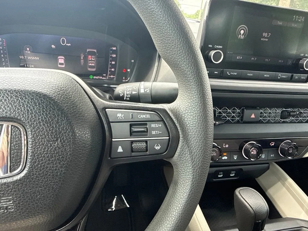 Used 2025 Gray Honda LX image 15