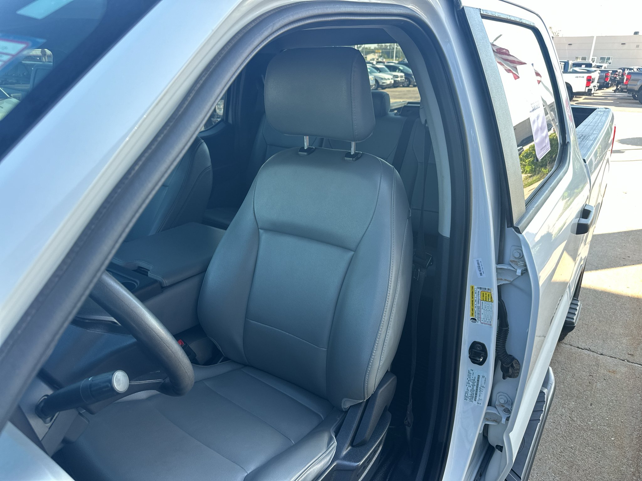 Used 2023 Oxford White Ford XL image 27