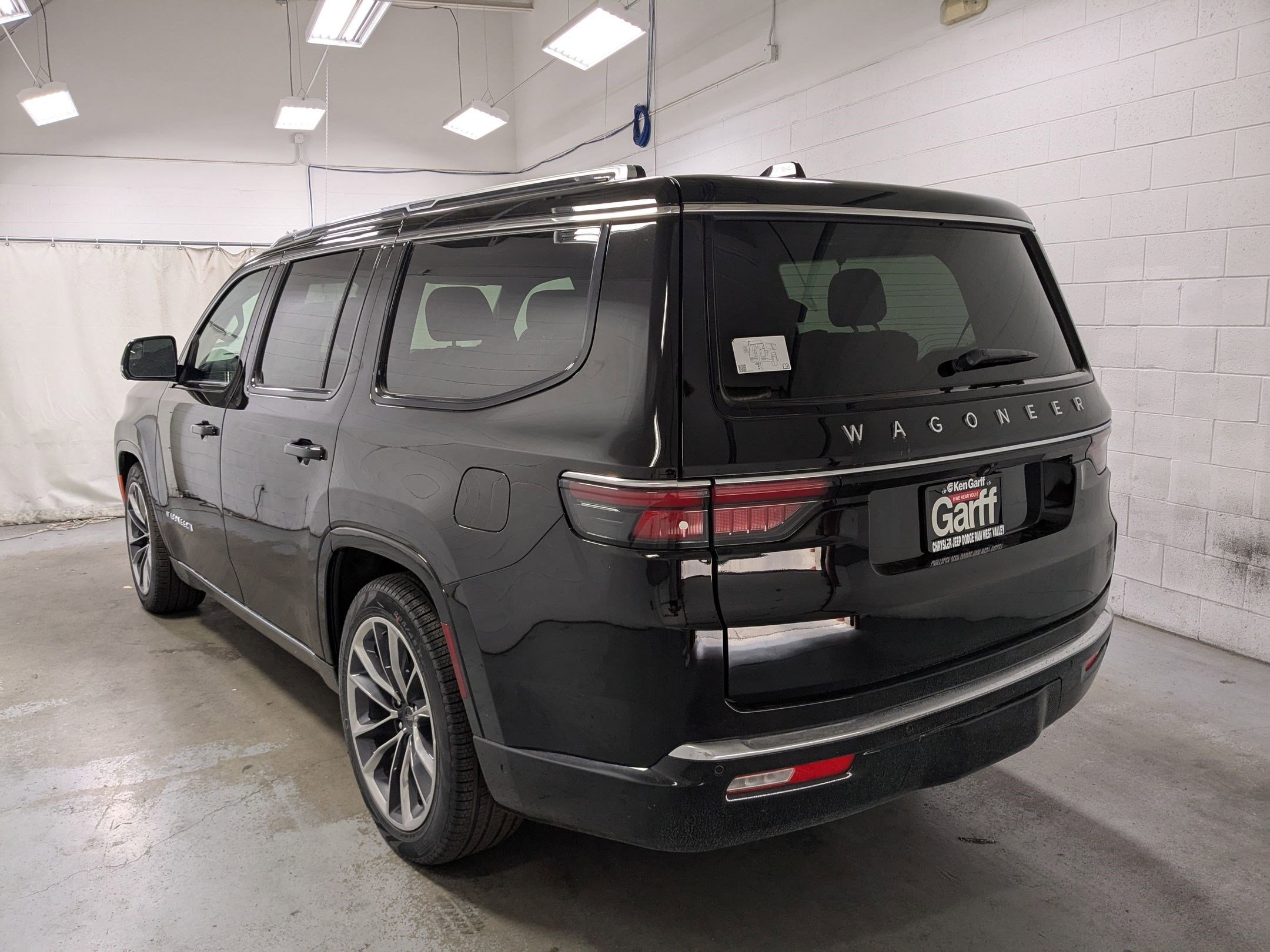 2025 Jeep Wagoneer Series III - Photo 7