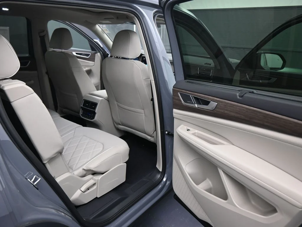 New 2026  Volkswagen 2.0T SEL Premium R-Line image 42