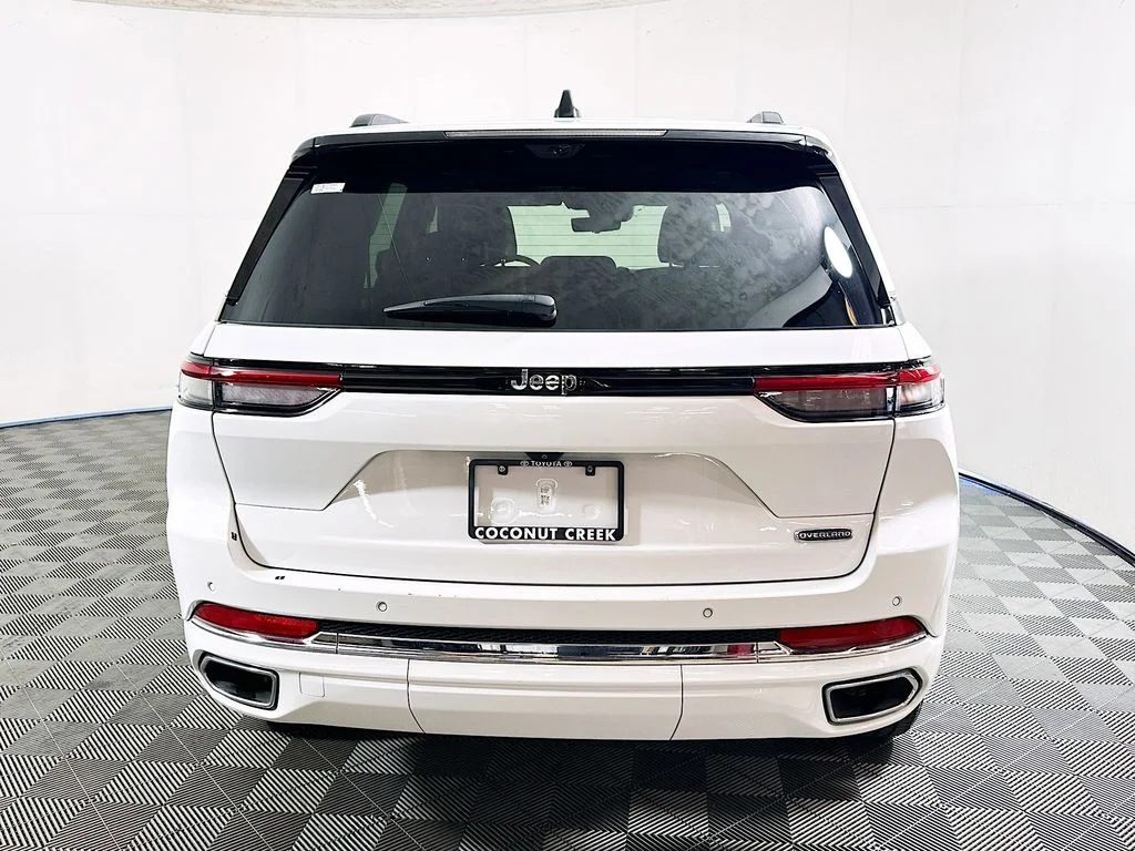 Used 2023 White Jeep Overland image 4