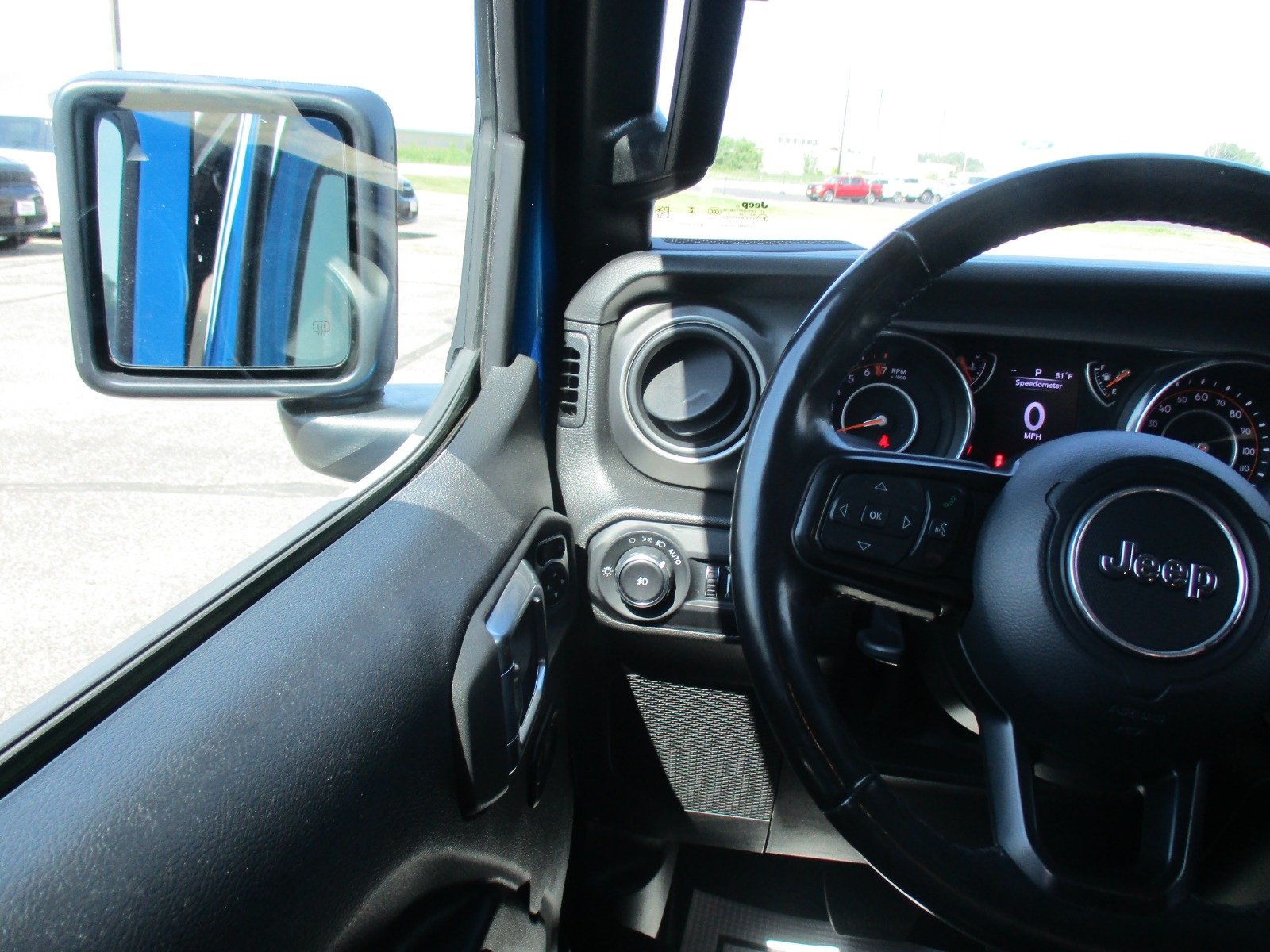 Used 2022 HYDRO BLUE Jeep Sport image 15