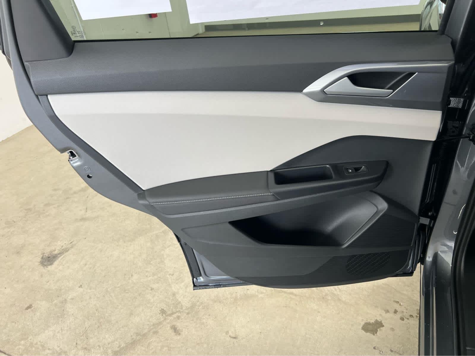 New 2026 Platinum Gray Metallic Volkswagen SEL image 25