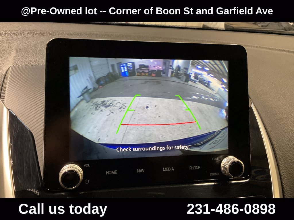 Used 2025 Blue Mitsubishi SE image 23
