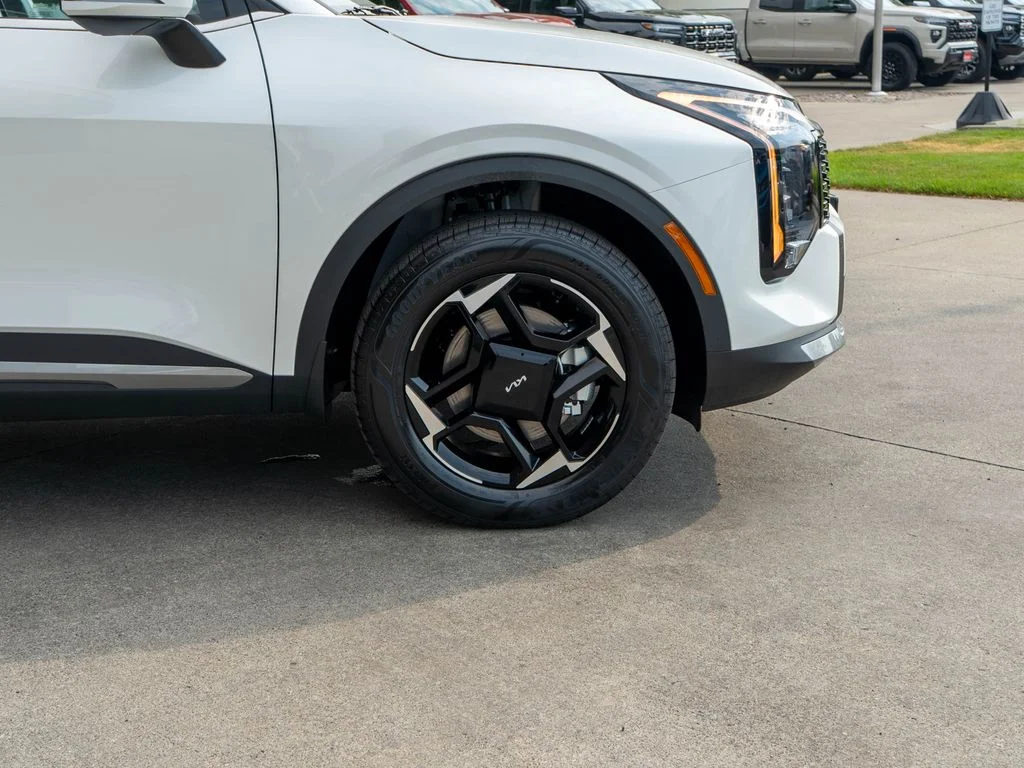 New 2026 Snow White Pearl Kia EX image 31