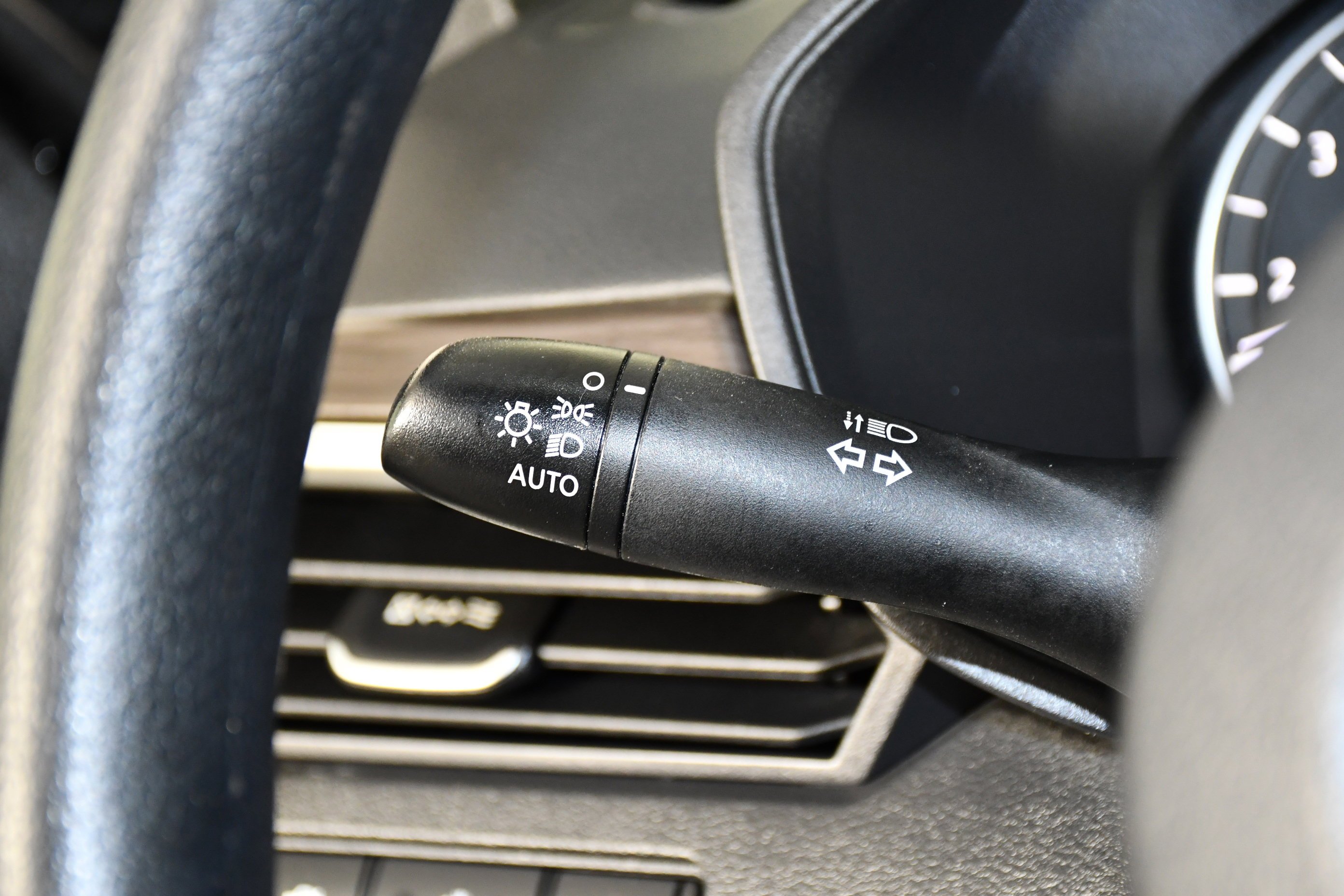 Used 2024 Super Black Nissan 2.5 SV image 23