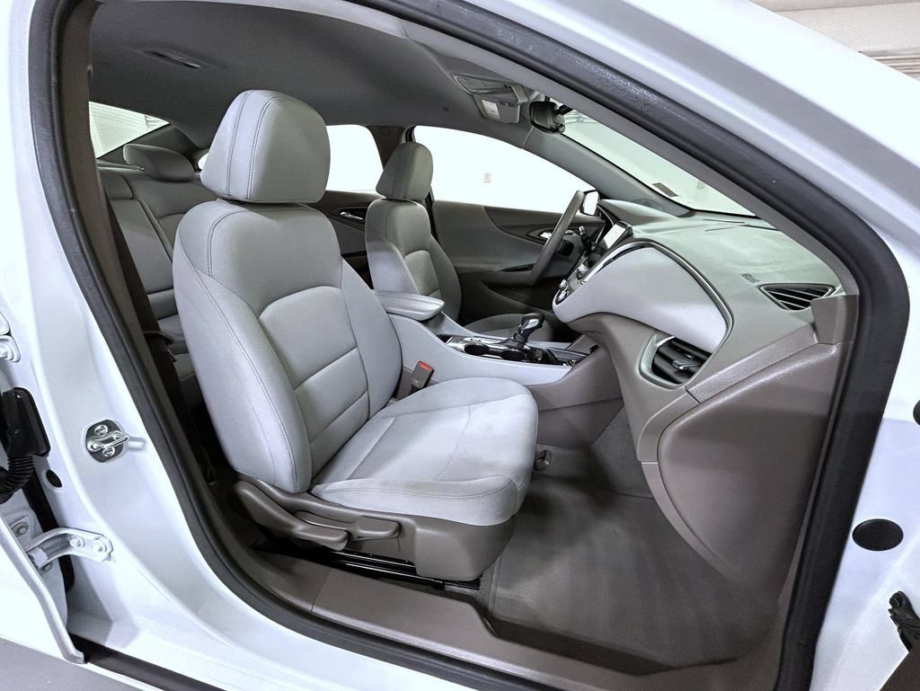 2025 Chevrolet Malibu 1LT - Photo 16