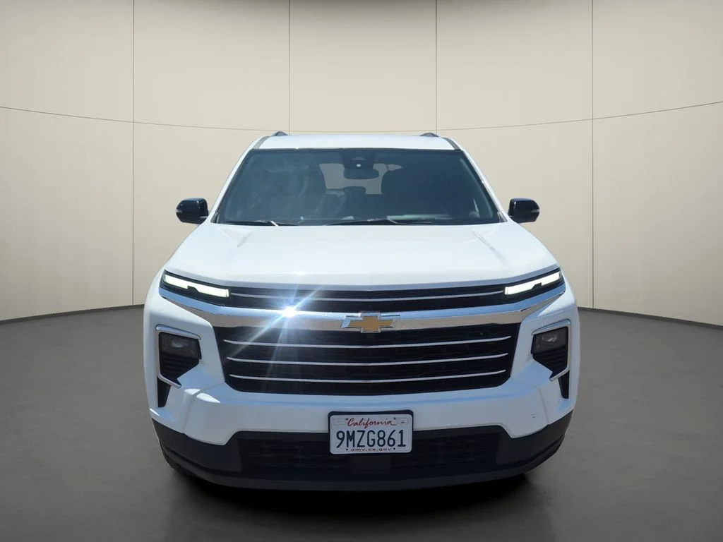 Used 2024 Summit White Chevrolet LT image 2