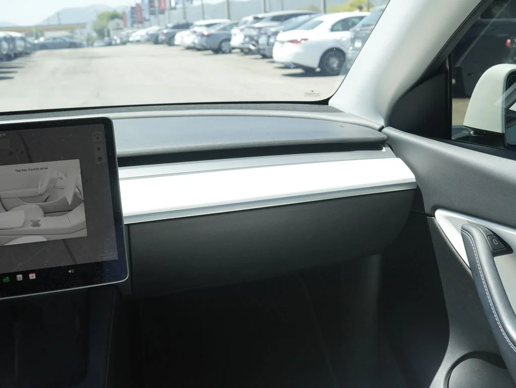 Used 2022 White Tesla Long Range image 22
