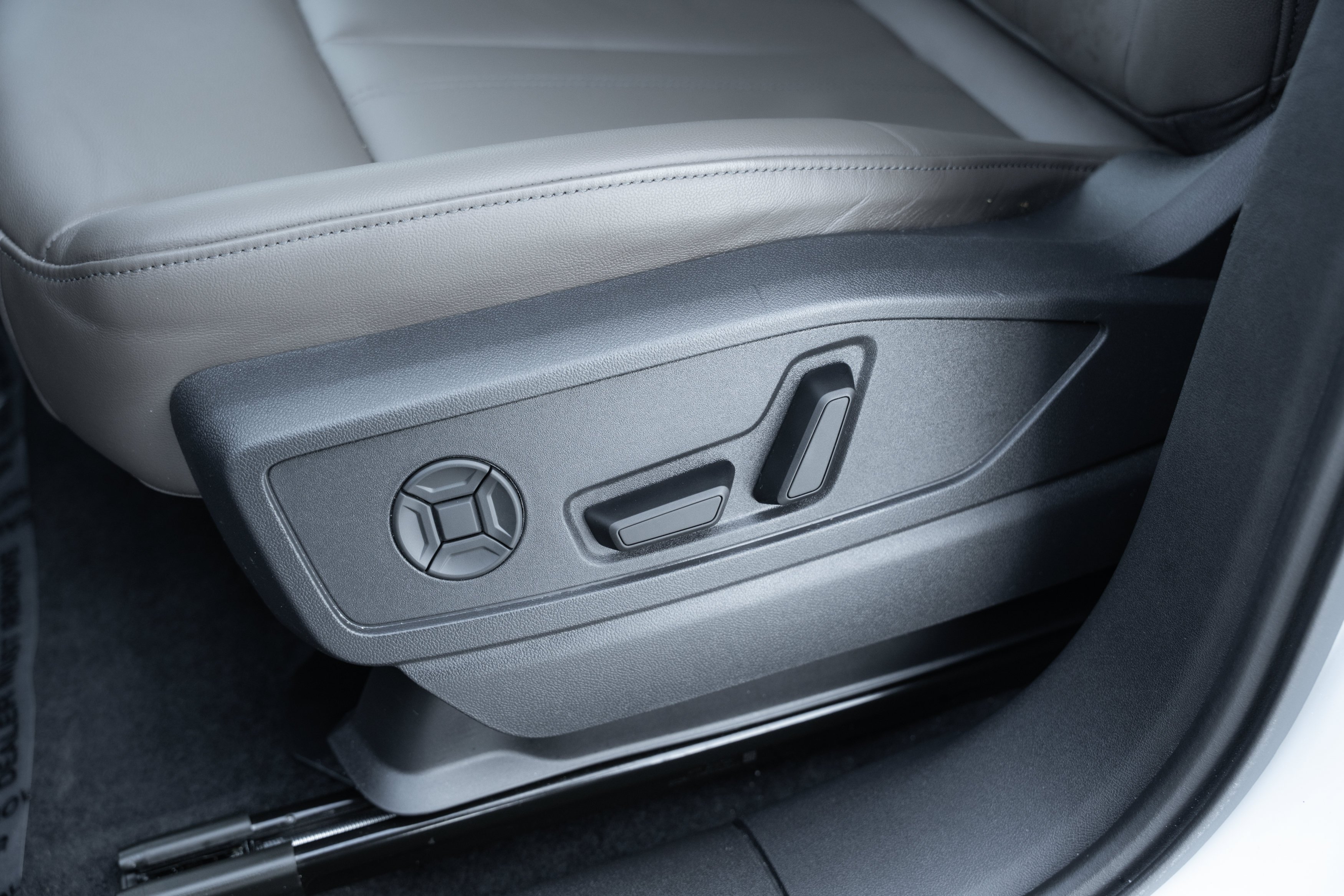 2025 Audi Q5 Premium Plus - Photo 21