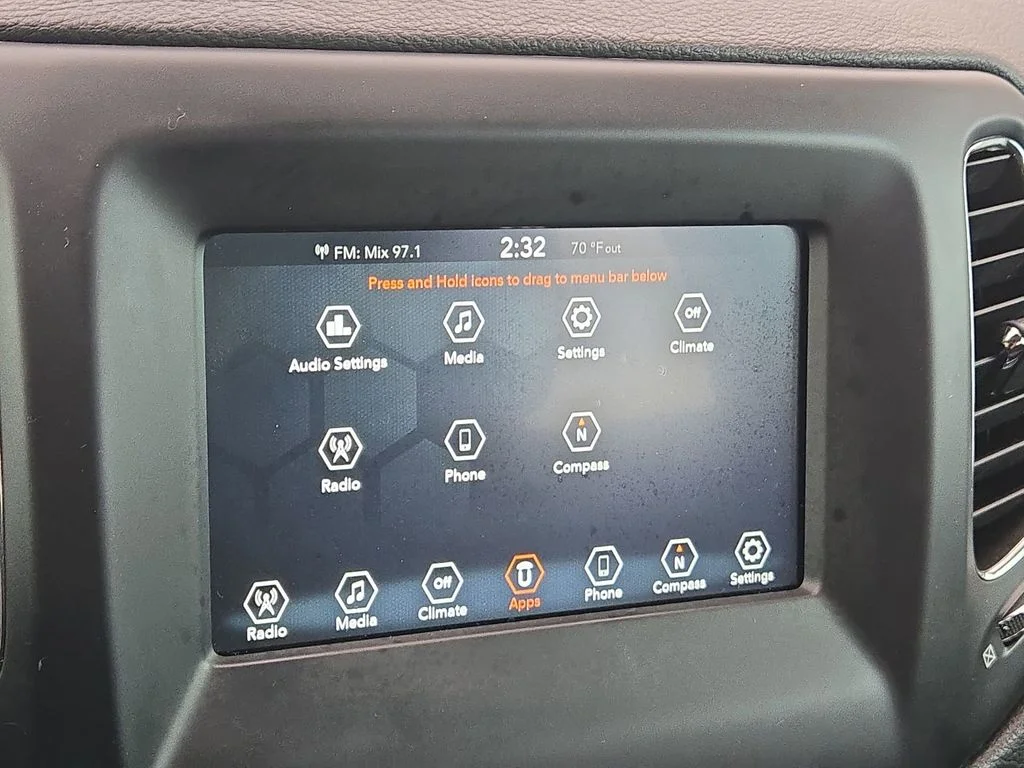 Used 2019 White Clearcoat Jeep Sport image 39