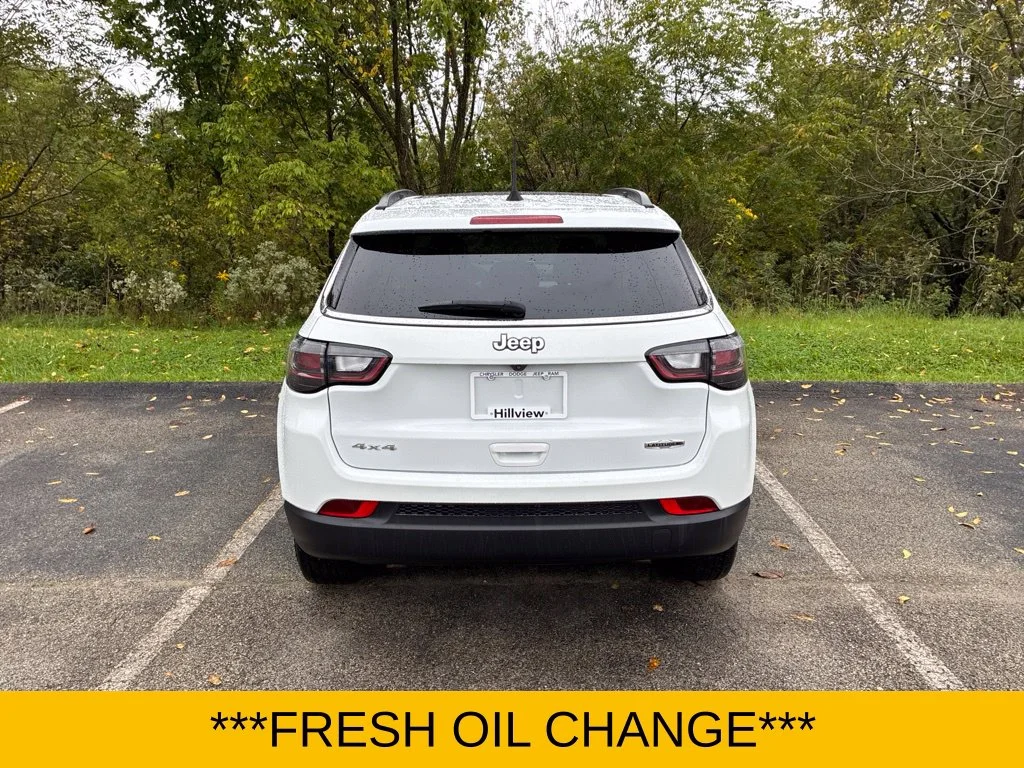 Certified Used 2023 Bright White Clearcoat Jeep Latitude Lux image 5