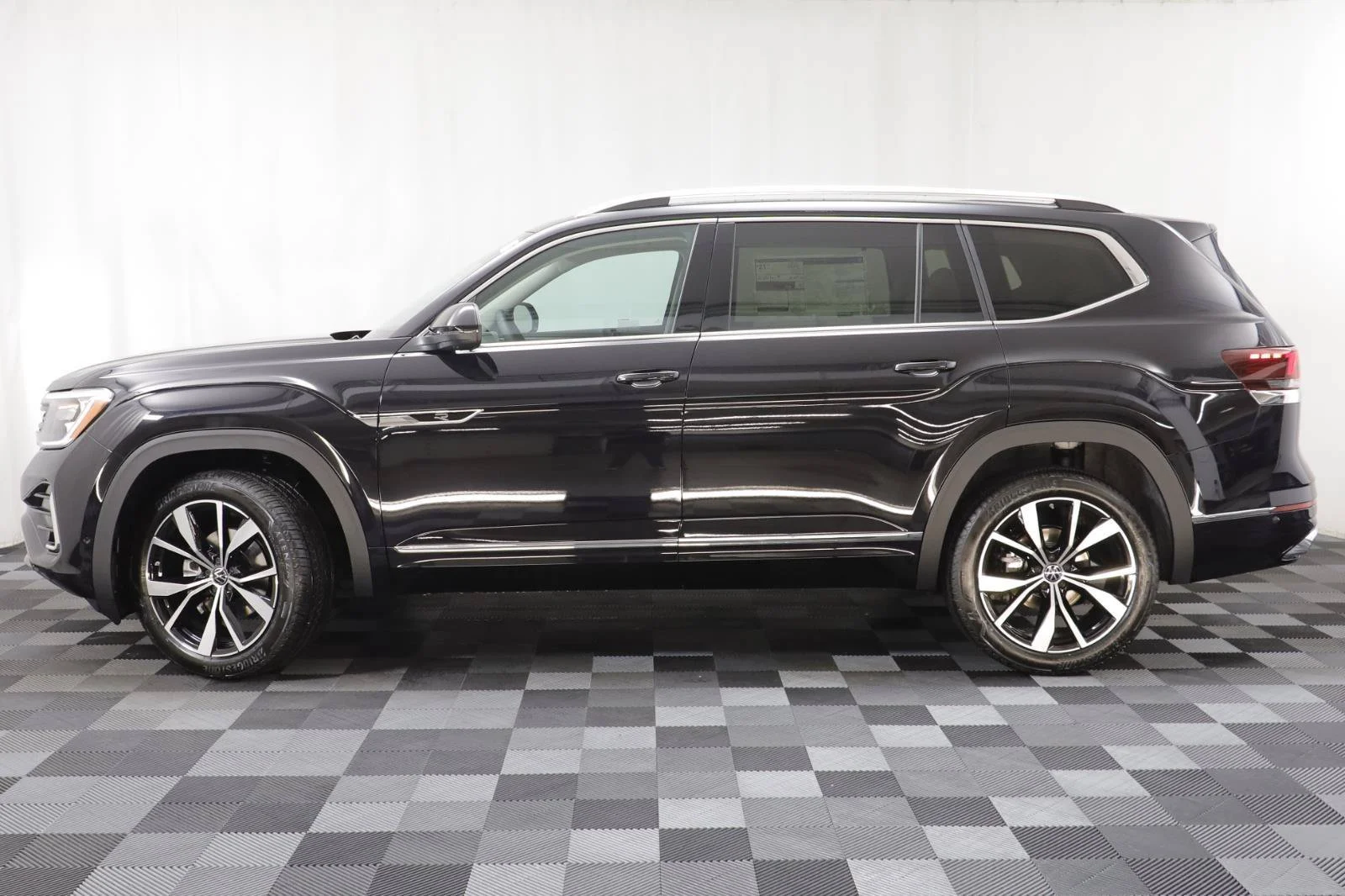 2026 Volkswagen Atlas SEL Premium R-Line - Photo 5