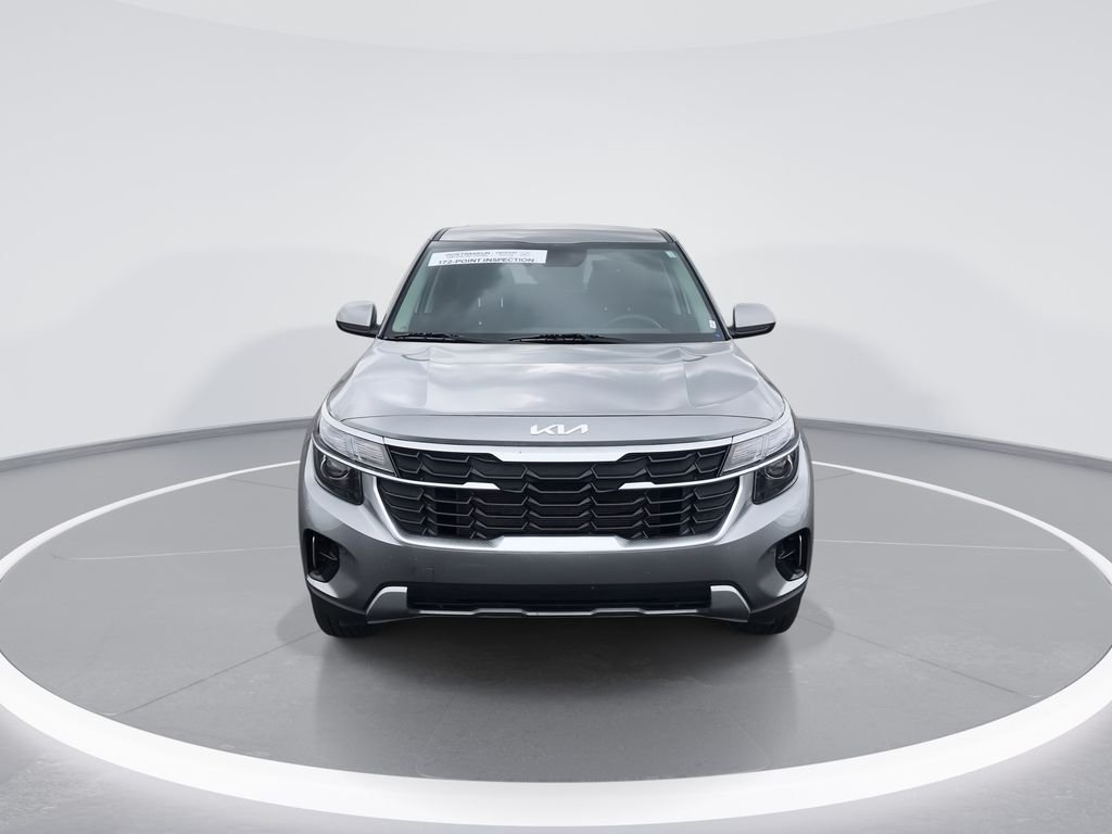 Certified Used 2024 Gray Kia LX image 3
