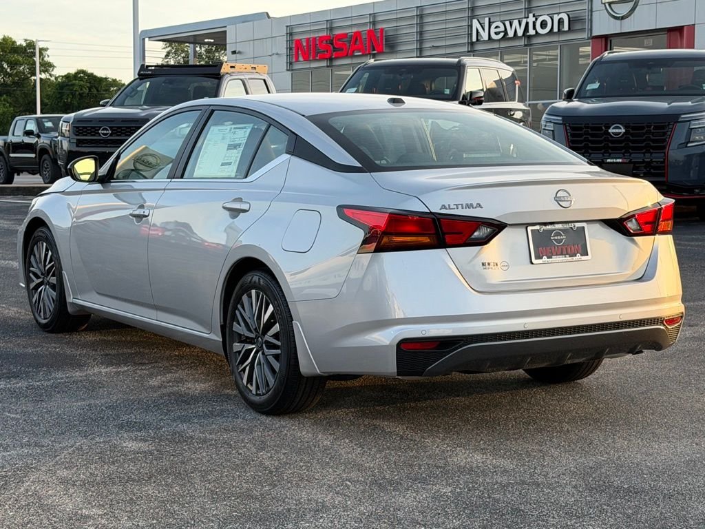 New 2026 Brilliant Silver Metallic Nissan 2.5 SV image 6