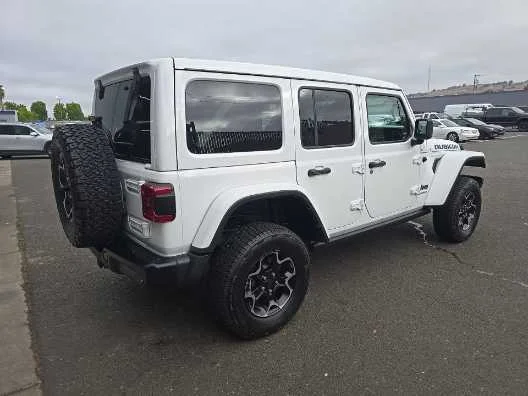 Used 2021 Bright White Clearcoat Jeep Unlimited Rubicon image 4