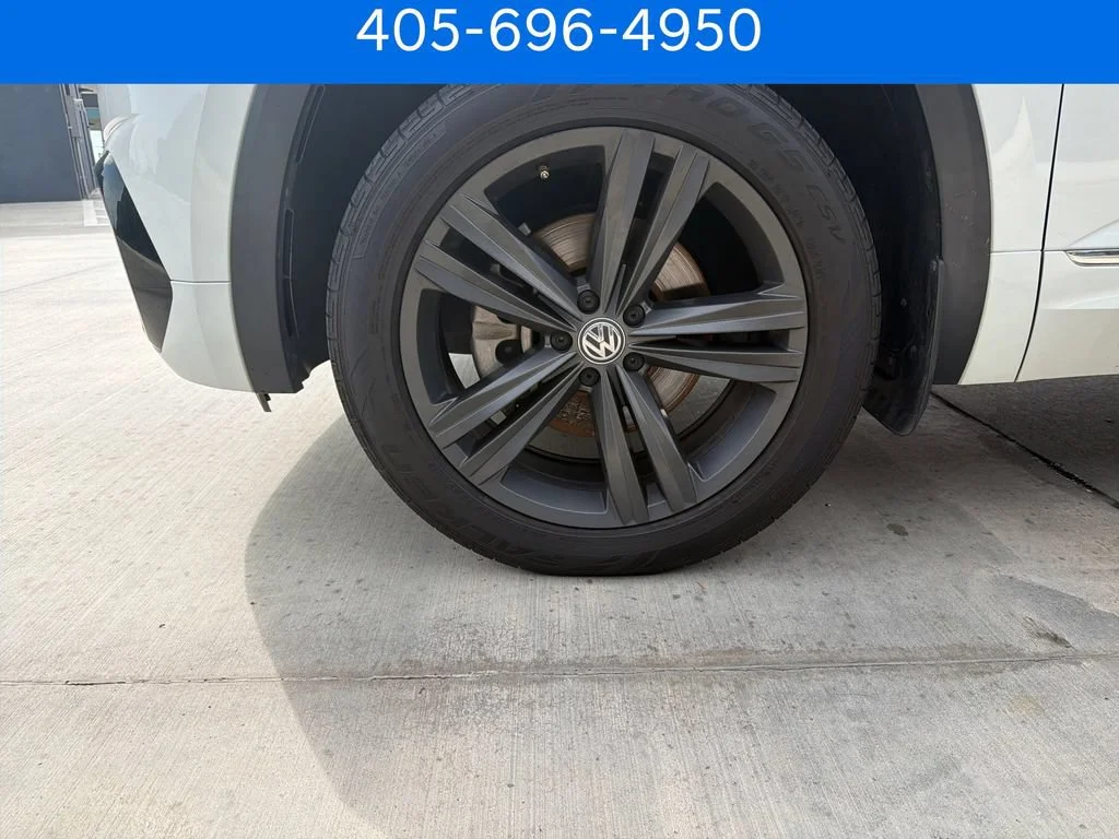 Pre-Owned 2020 Volkswagen Atlas 3.6L V6 SEL R-Line