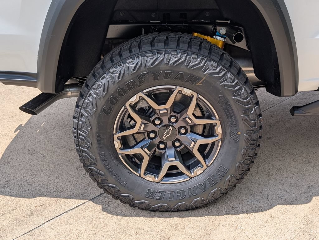 New 2026 Summit White Chevrolet ZR2 image 3