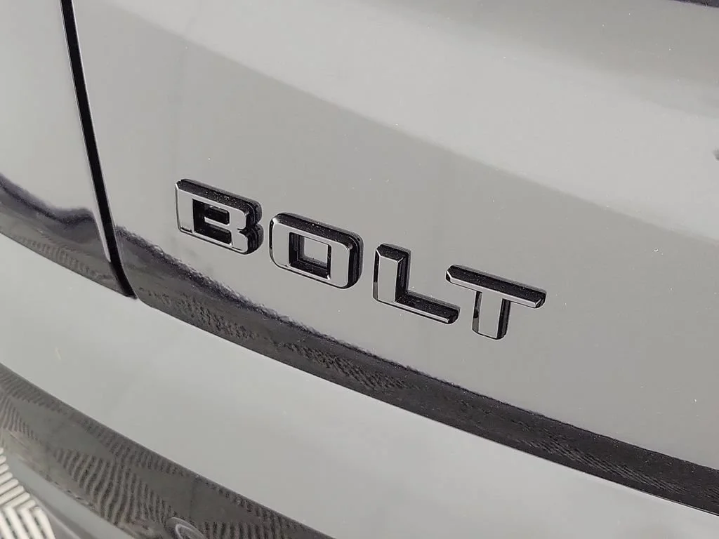 2027 Chevrolet Bolt RS - Photo 31