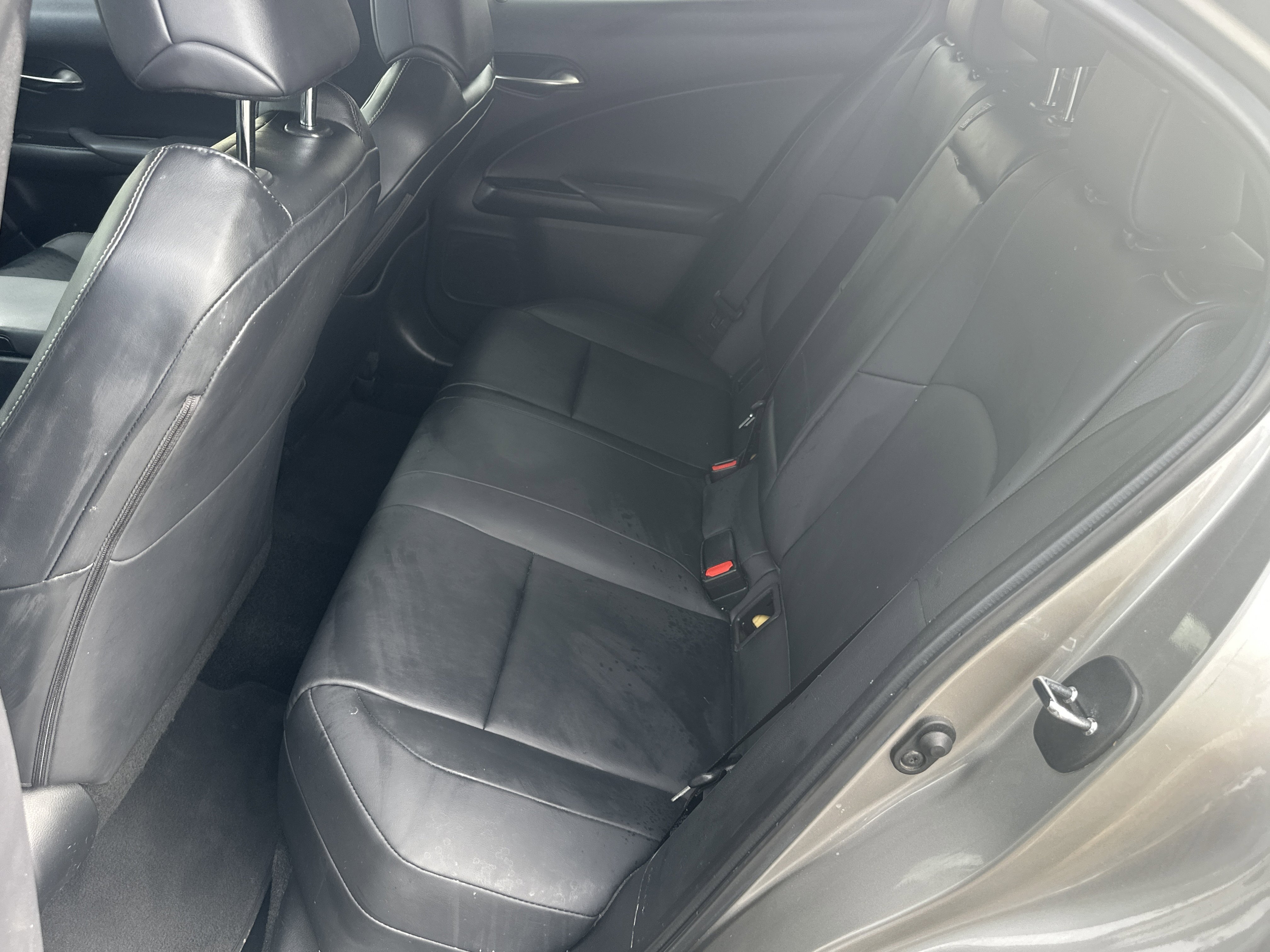 Used 2022 ATOMIC SILVER Lexus UX 200 image 21