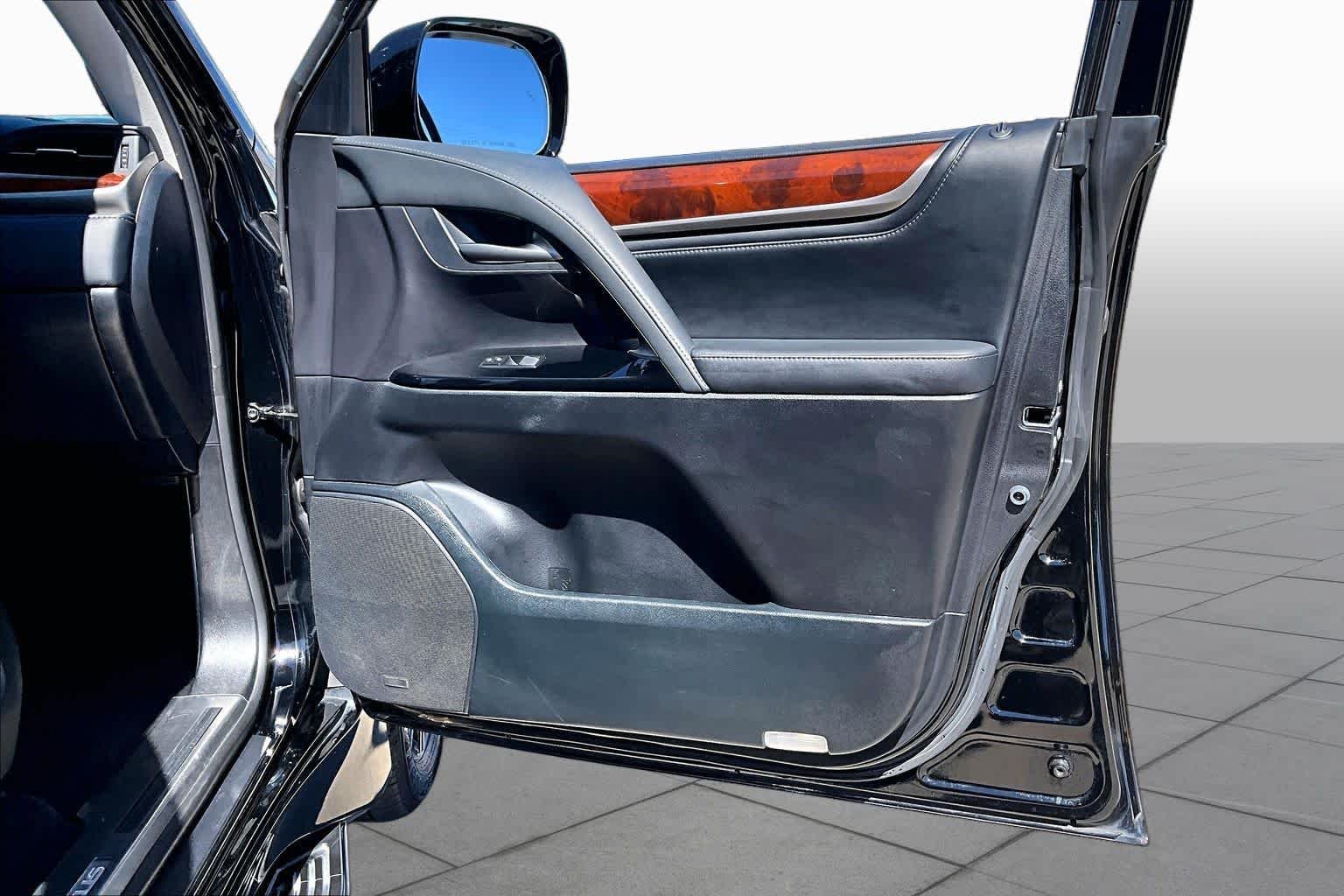 Used 2021 Black Onyx Lexus  image 23