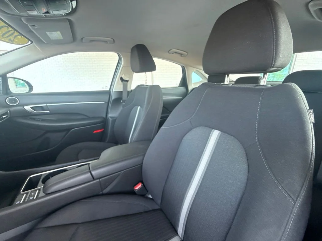 Used 2025 Blue Hyundai SEL image 29