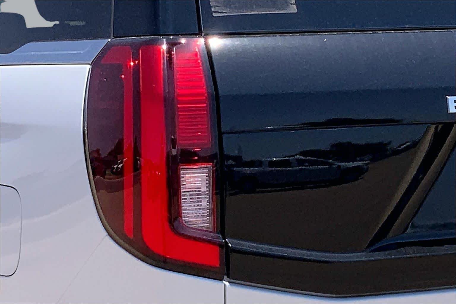 New 2026 Oxford White Ford Active image 14