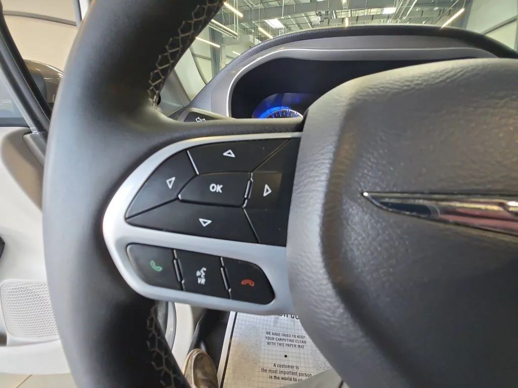 Used 2023 White Chrysler Touring L image 20