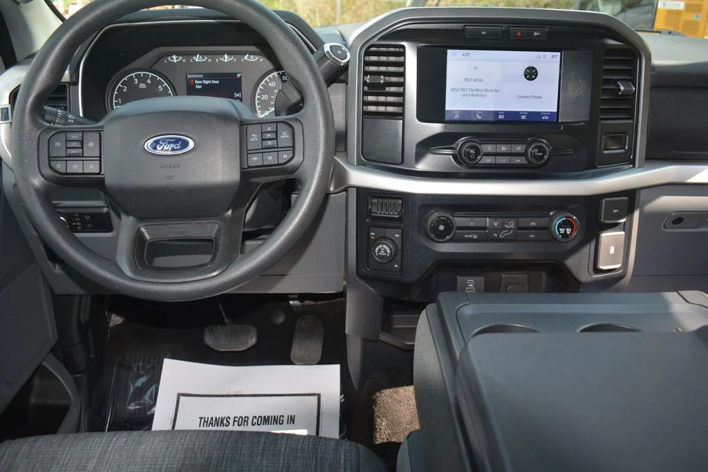 Used 2022 Silver Ford XLT image 3