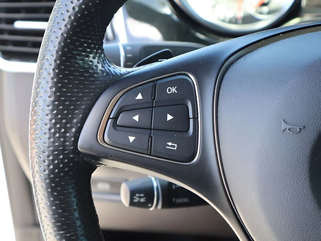 Used 2019 designo Diamond White Metallic Mercedes-Benz GLE 43 AMG® image 35