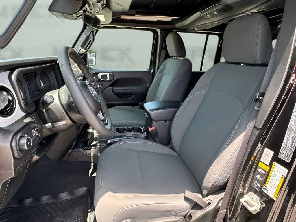 Used 2024 Black Jeep Sport S image 9