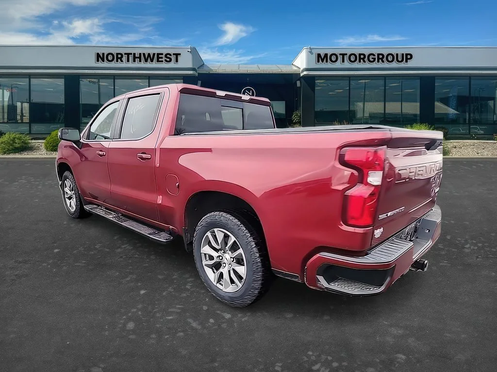 Used 2020 Cajun Red Tintcoat Chevrolet RST image 3