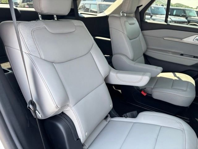 New 2026 Star White Metallic Tri-Coat Ford Active image 20