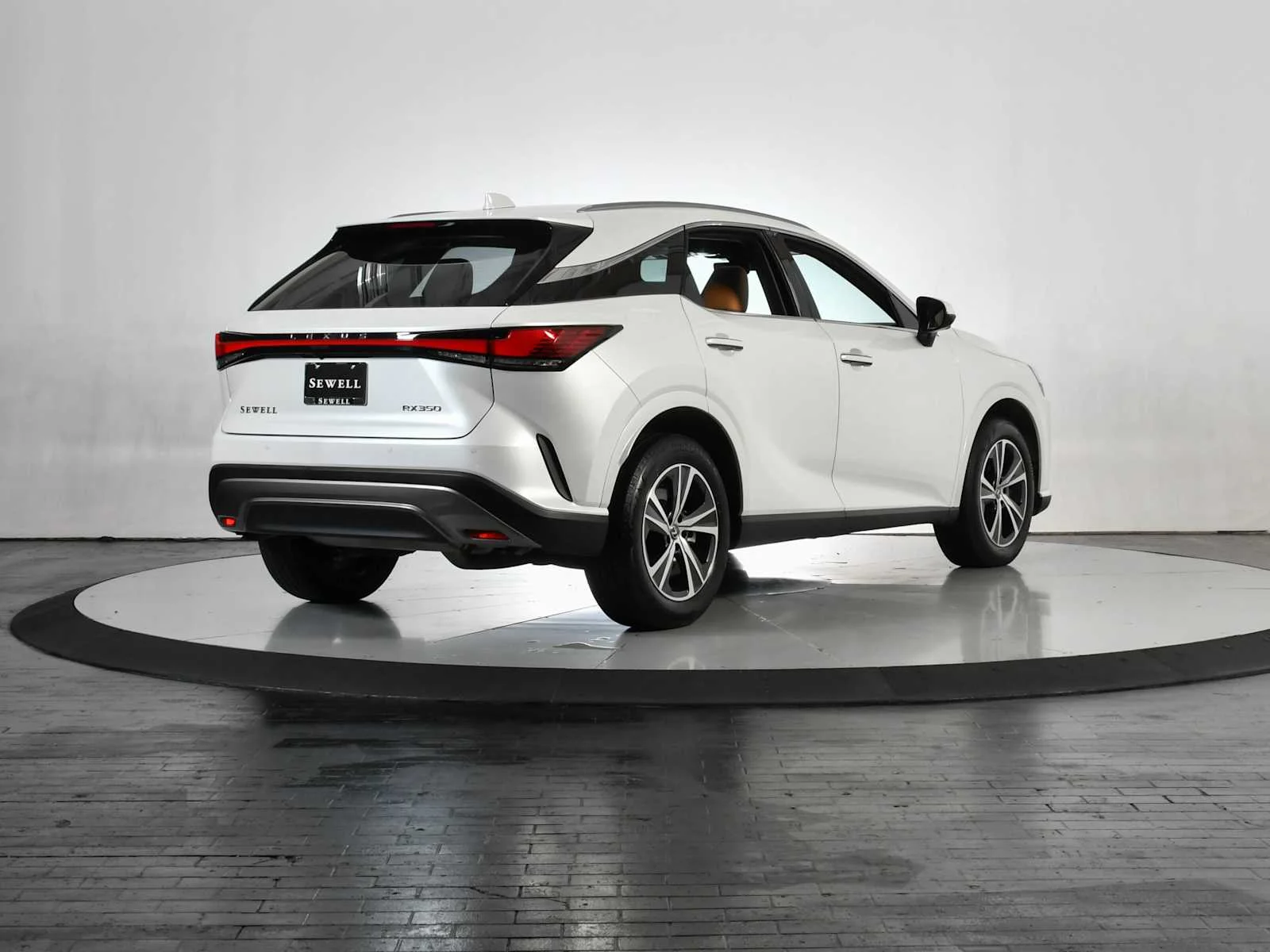 Used 2025 Eminent White Pearl Lexus Premium image 7