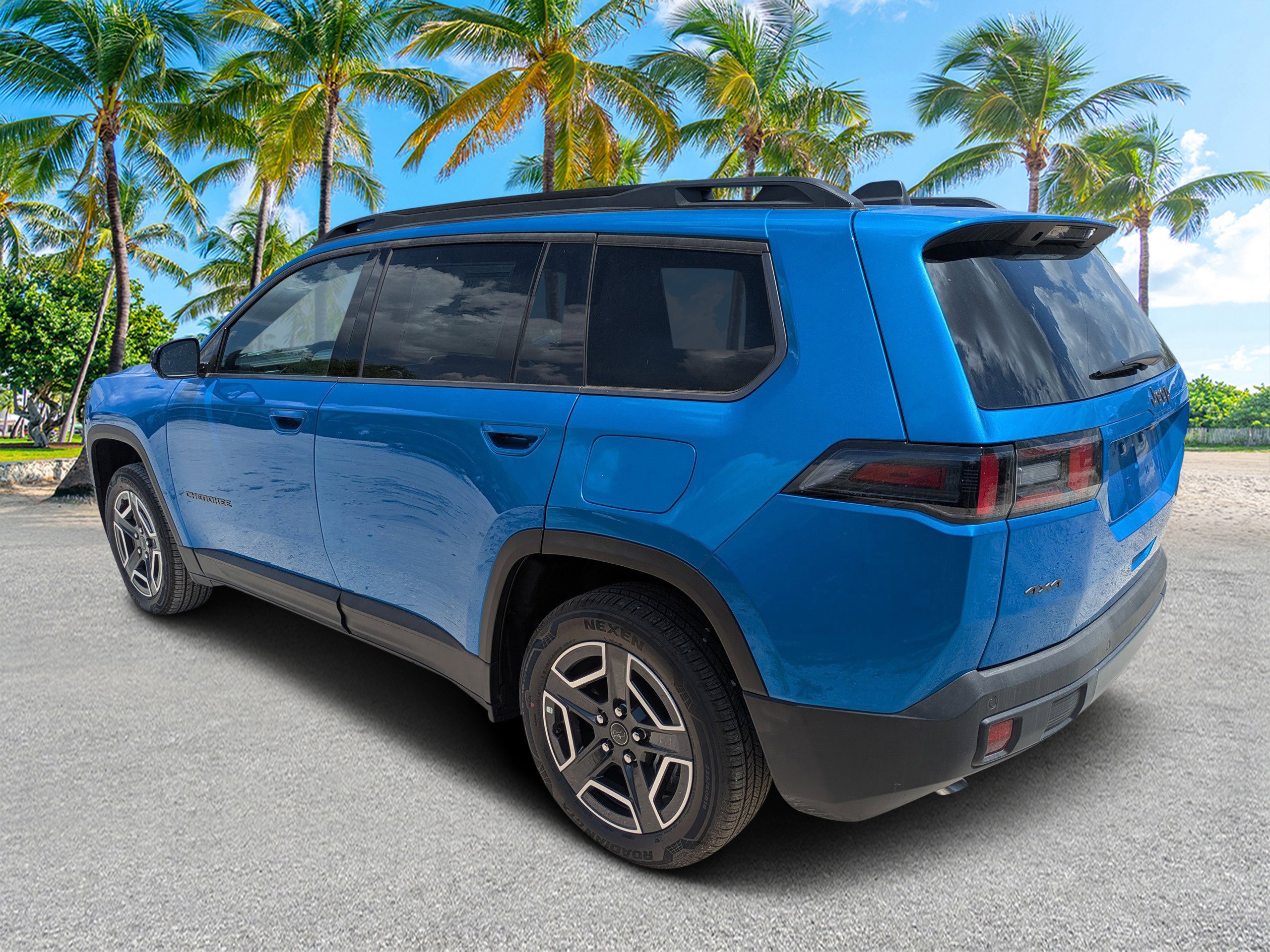 New 2026 Hydro Blue Pearl-Coat Exterior Paint Jeep Limited image 5