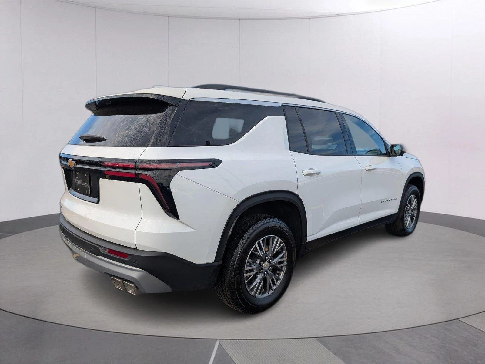 Used 2026 Summit White Chevrolet LT image 7