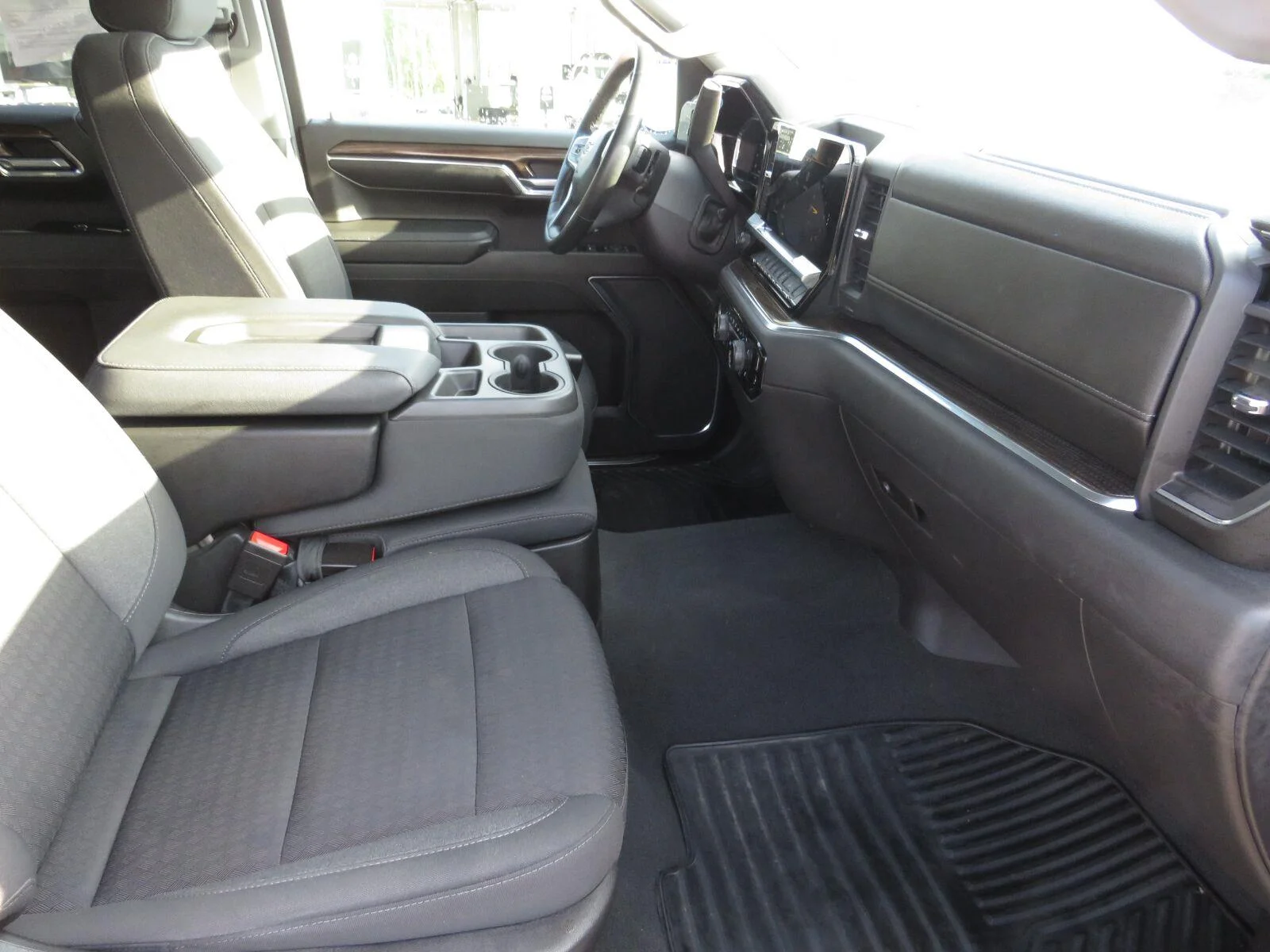 Used 2023 STERLING GRAY METALLIC Chevrolet RST image 18