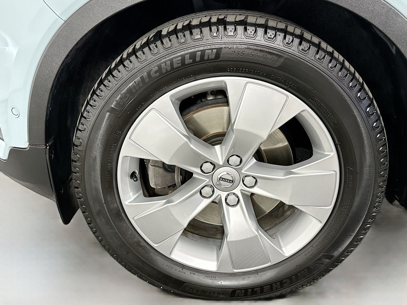 Used 2019 Amazon Blue Volvo Momentum image 30