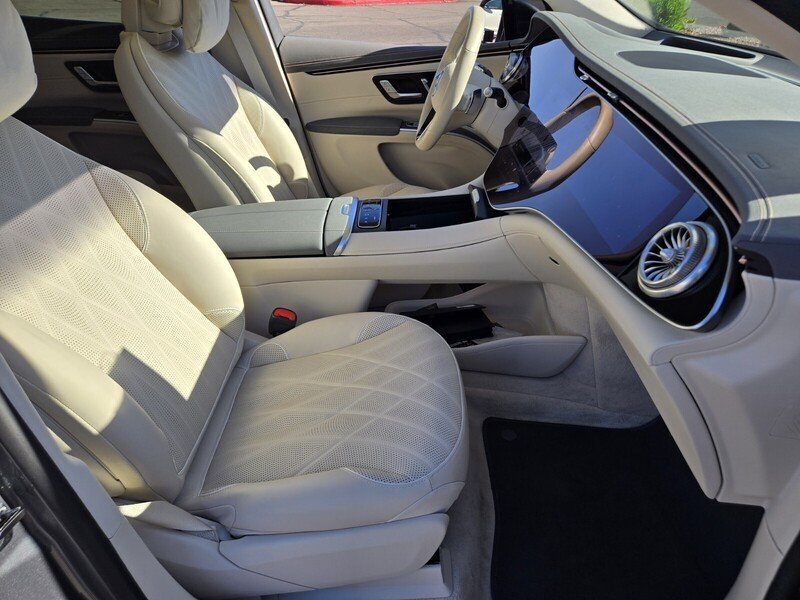 Used 2025  Mercedes-Benz 580 image 18
