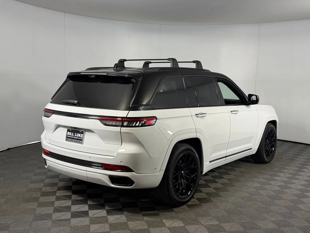 Used 2023 White Jeep Summit Reserve 4xe image 6