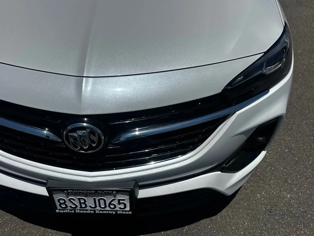 Used 2020 White Buick Essence image 4