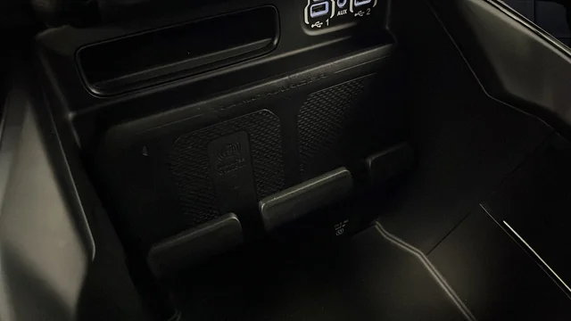 Used 2023 Diamond Black Ram Limited image 43