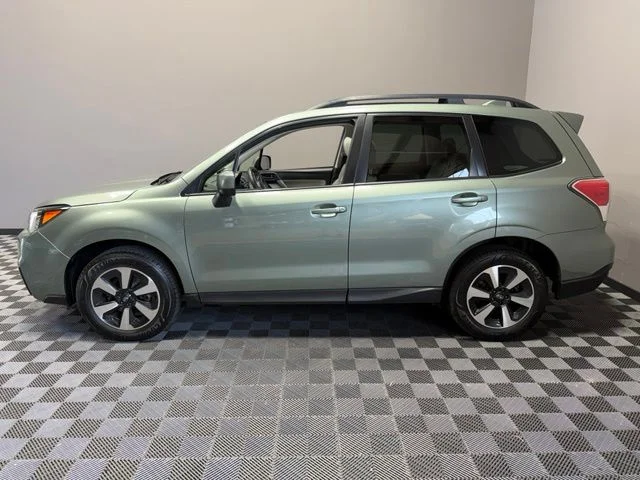 Used 2018 Green Subaru 2.5i Premium image 6