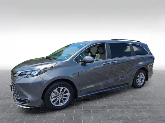 Used 2025 Gray Toyota XLE image 3