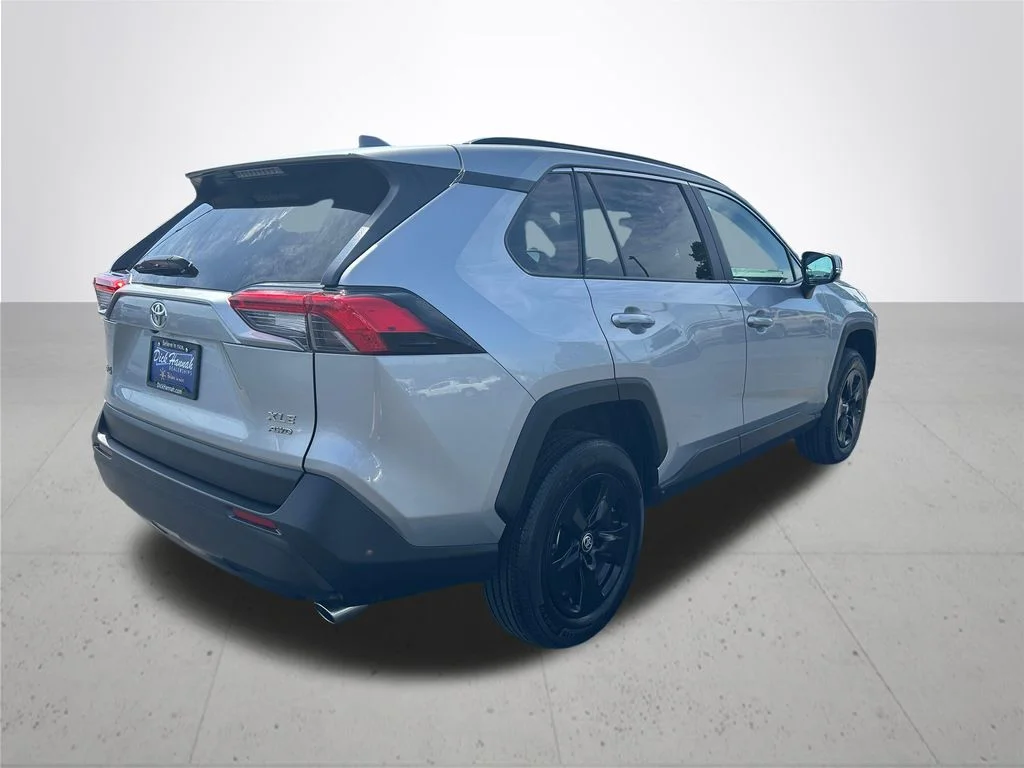Used 2025 Silver Toyota XLE image 7