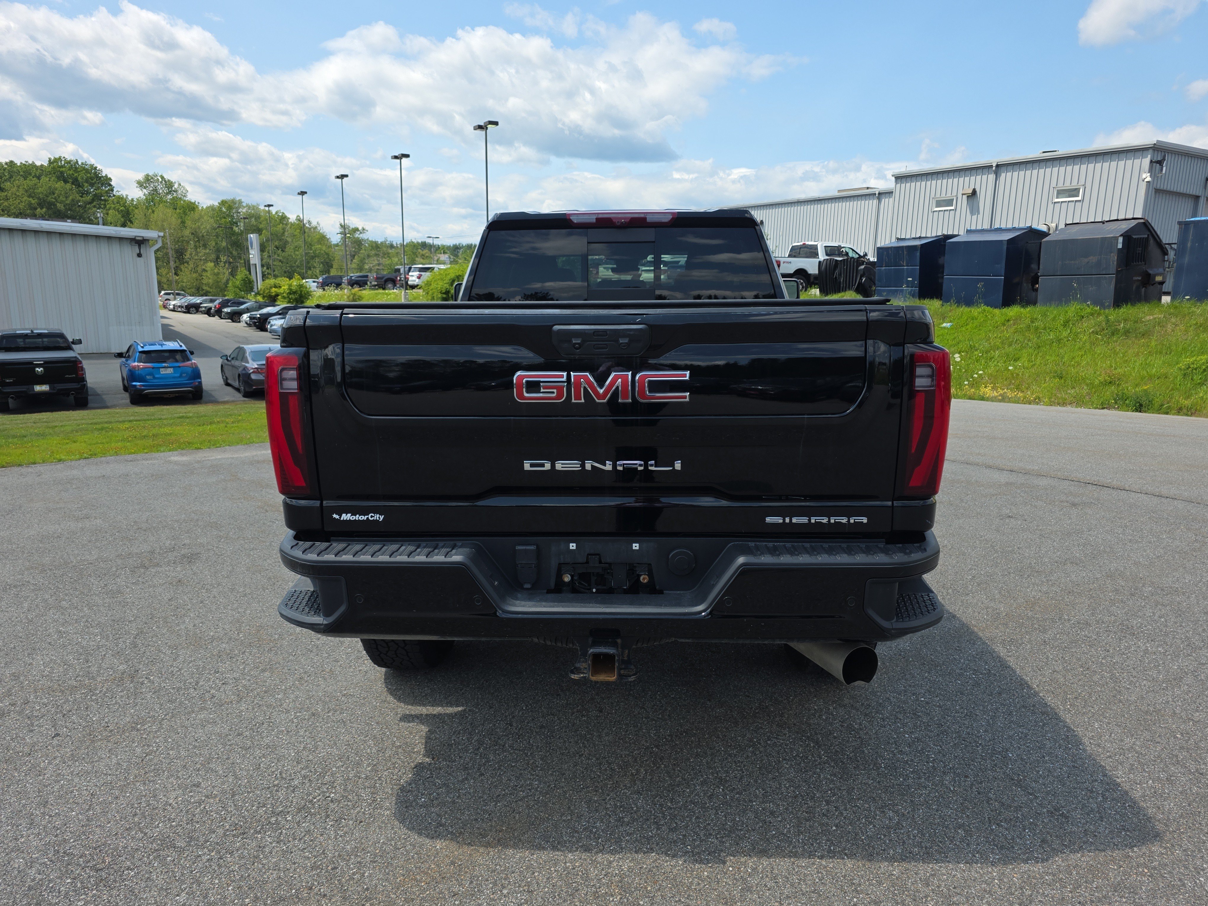 Used 2025 Onyx Black GMC Denali image 4