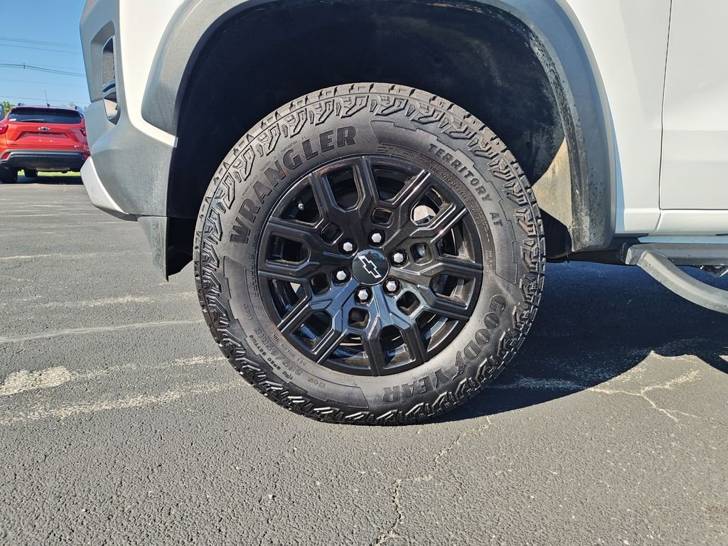 Used 2024 White Chevrolet Trail Boss image 12