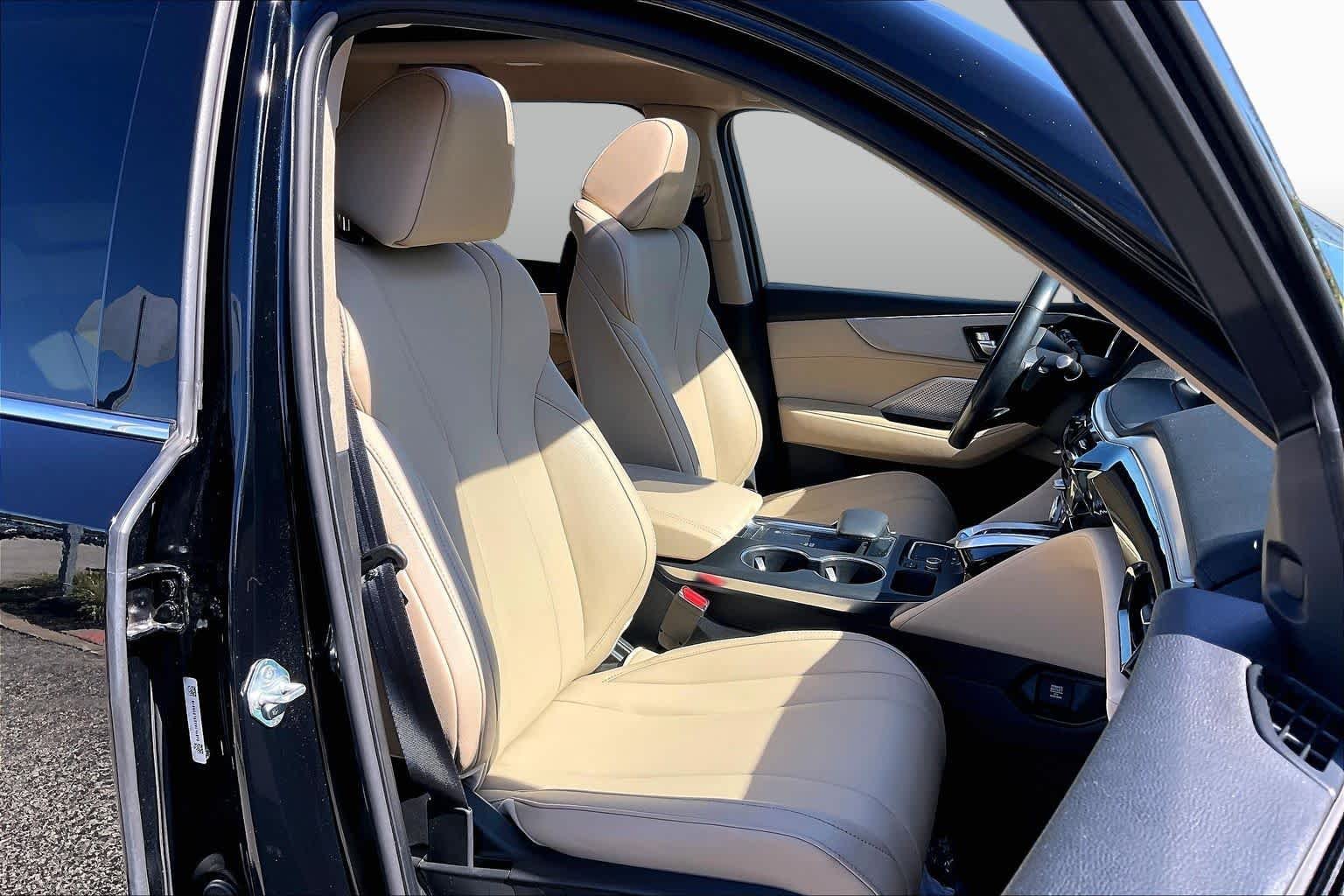 Used 2024 Majestic Black Pearl Acura  image 9