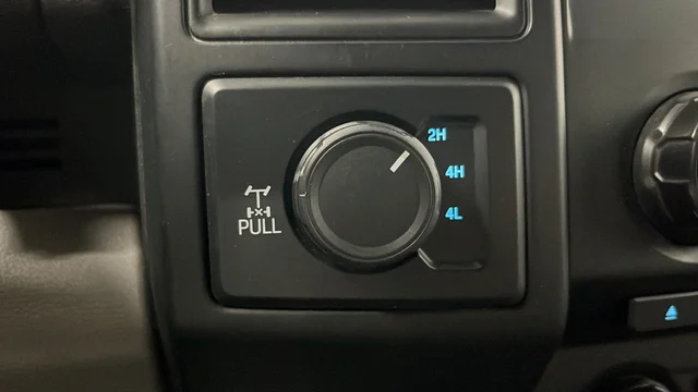 Used 2017 Oxford White Ford XL image 25
